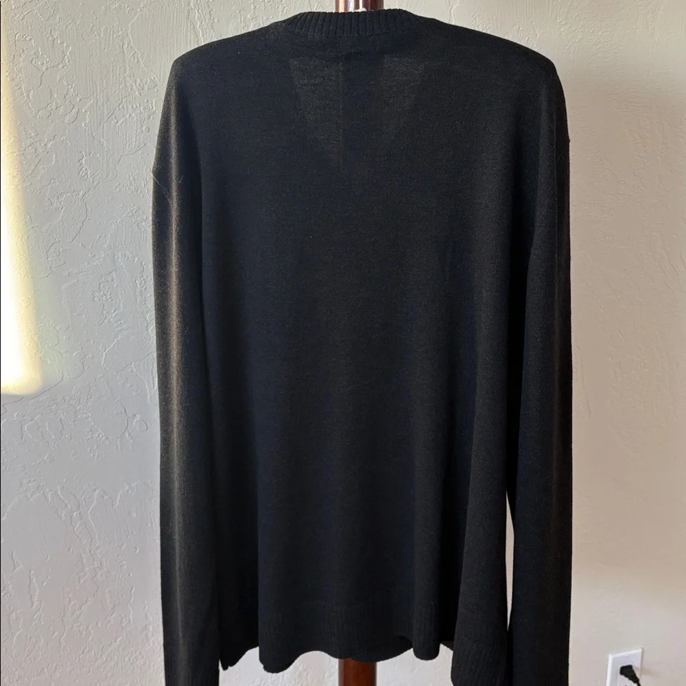 Men’s Smartwool V neck sweater. - Picture 13 of 13